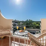 Cozy 2 Bdrm Apt W Sea Views Next To Puerto Banus