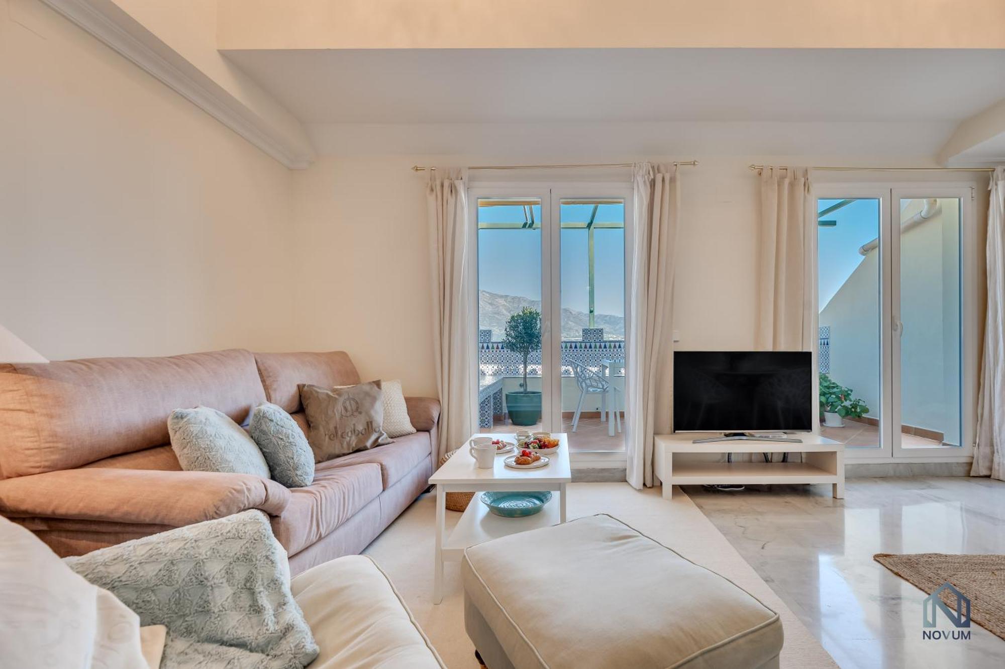 Apartment Cozy 2 Bdrm W Sea Views Next To Puerto Banus Marbella