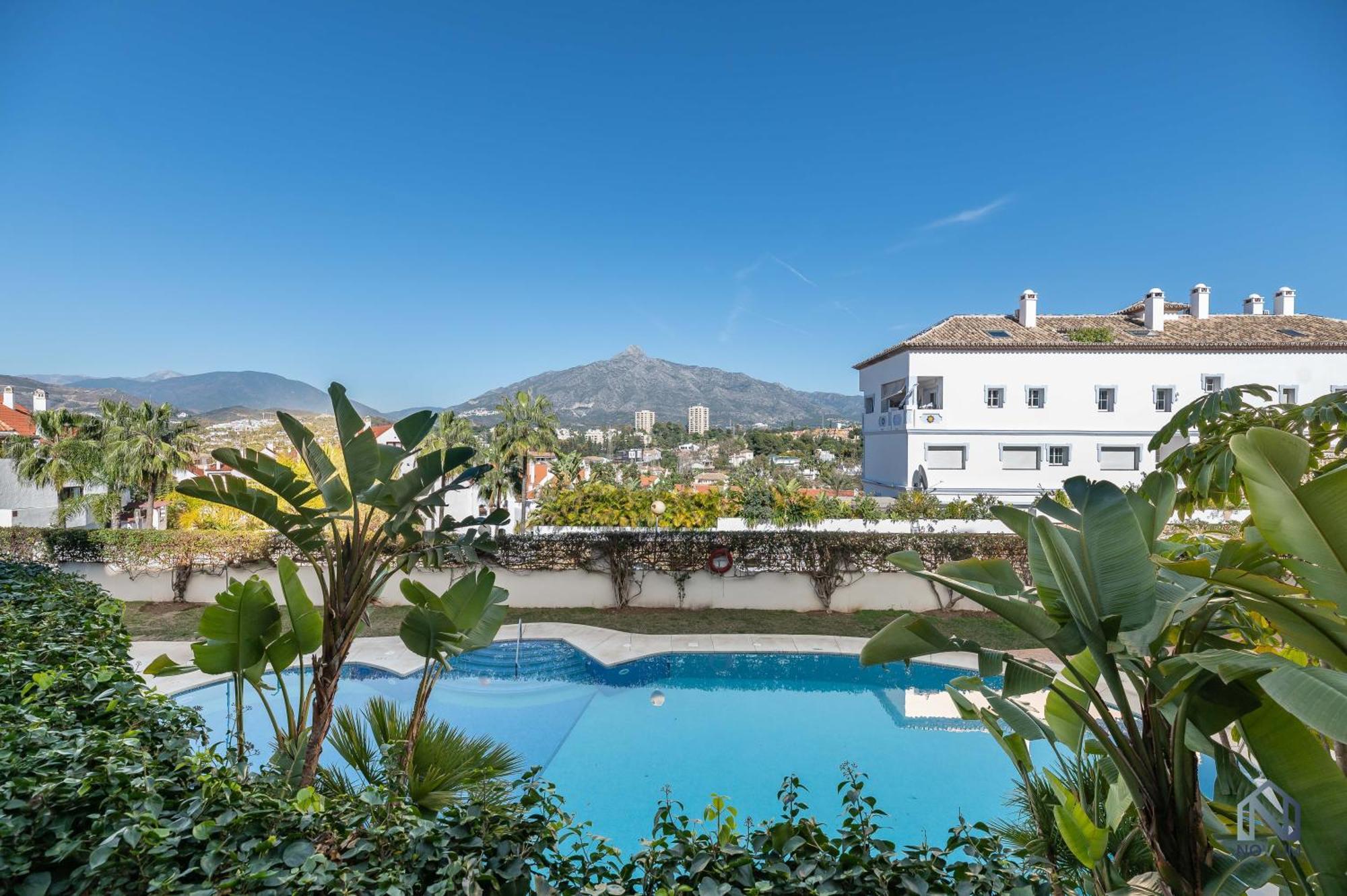 Cozy 2 Bdrm W Sea Views Next To Puerto Banus *
