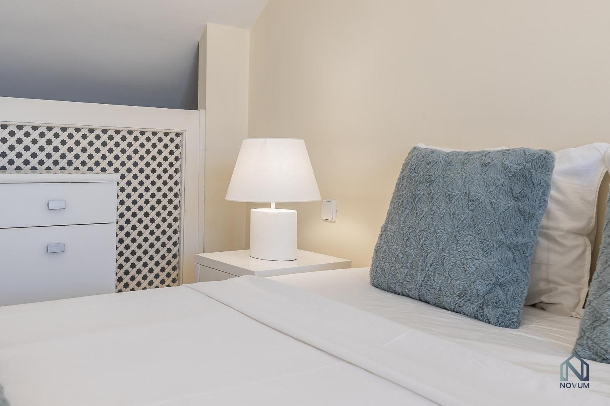 Apartment Cozy 2 Bdrm W Sea Views Next To Puerto Banus Marbella