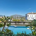 Cozy 2 Bdrm Apt W Sea Views Next To Puerto Banus