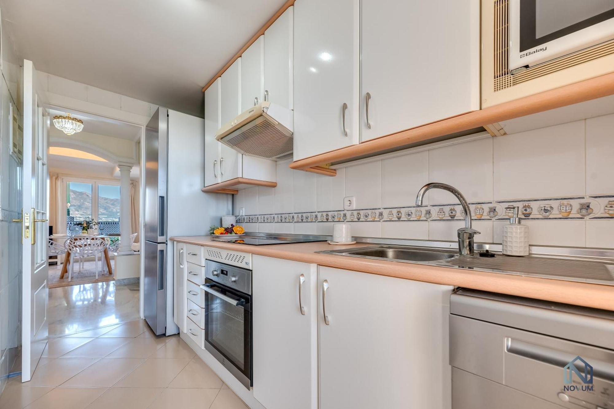 Cozy 2 Bdrm W Sea Views Next To Puerto Banus Apartemen Marbella