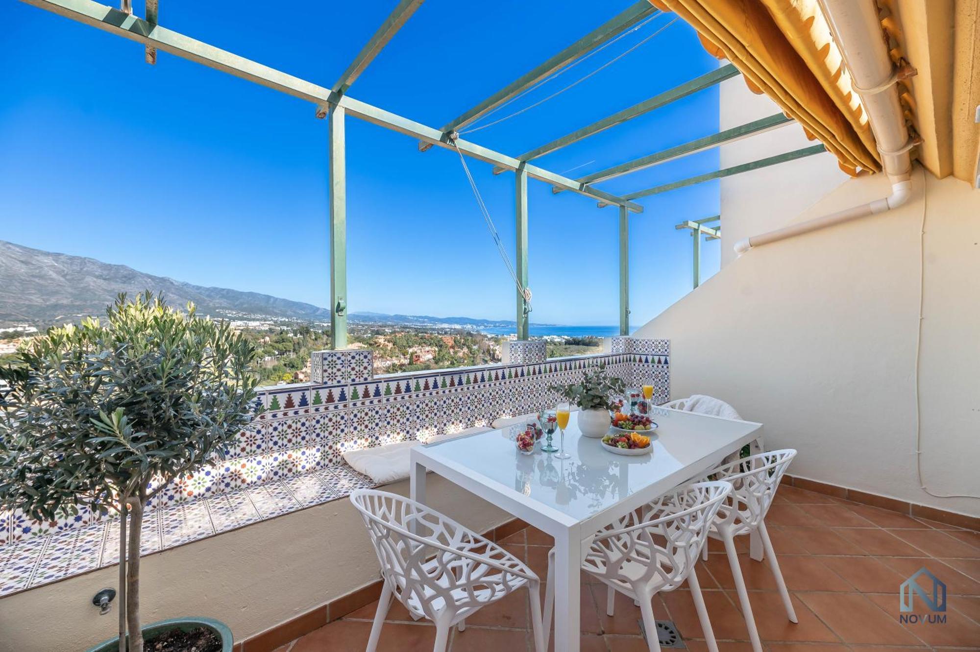 Apartemen Cozy 2 Bdrm W Sea Views Next To Puerto Banus Marbella