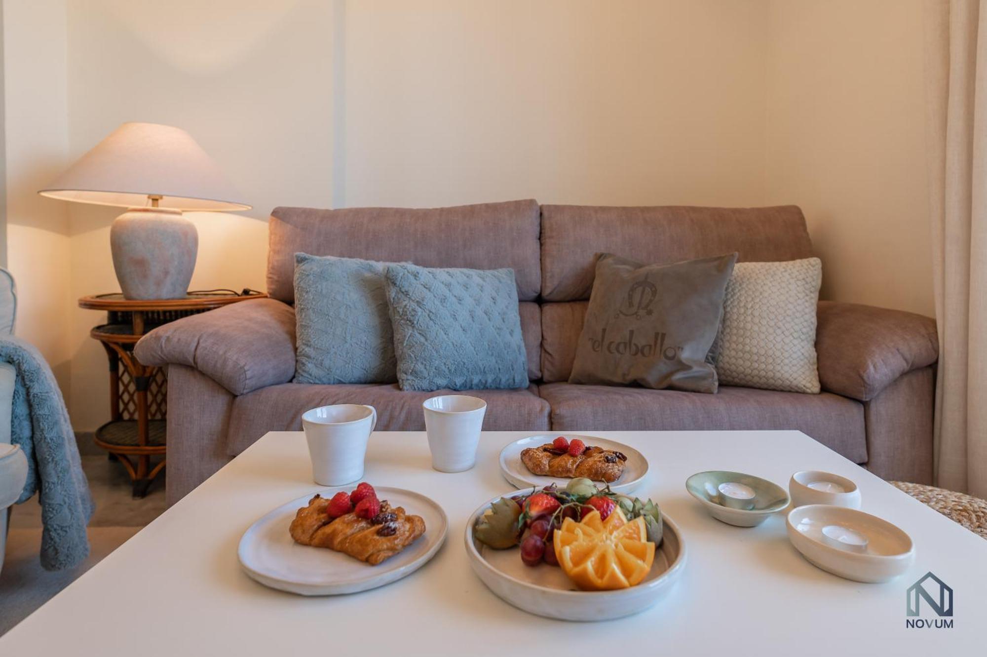Apartemen Cozy 2 Bdrm W Sea Views Next To Puerto Banus Marbella