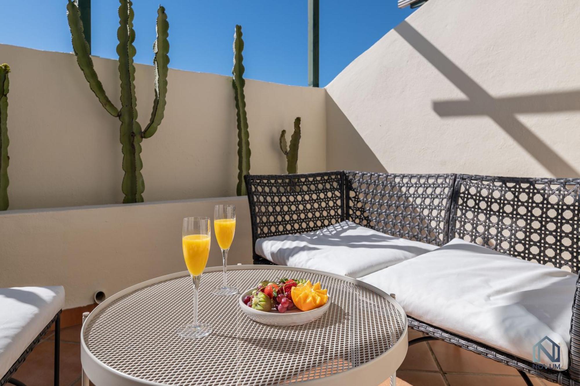 Cozy 2 Bdrm W Sea Views Next To Puerto Banus * Marbella